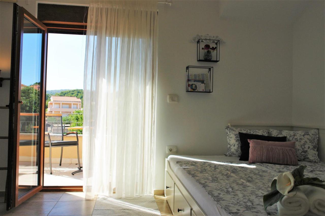 Iva Apartmani Vodice Exterior foto