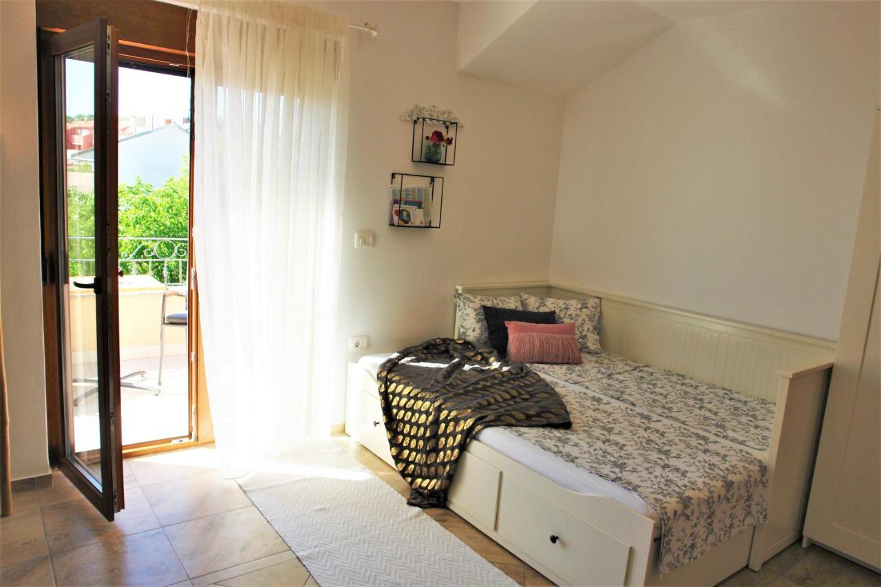 Iva Apartmani Vodice Exterior foto
