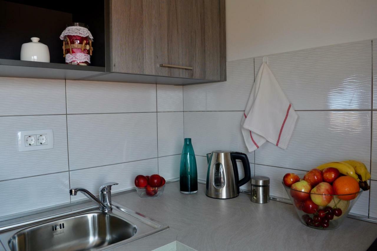Iva Apartmani Vodice Exterior foto